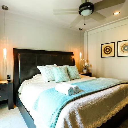 Lotus #4 Apartment
